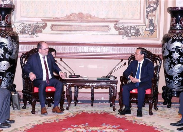 Chairman of the Ho Chi Minh City People’s Committee Phan Van Mai (right) meets with Czech Minister of Agriculture Marek Vyborny on March 19. (Photo: VNA)