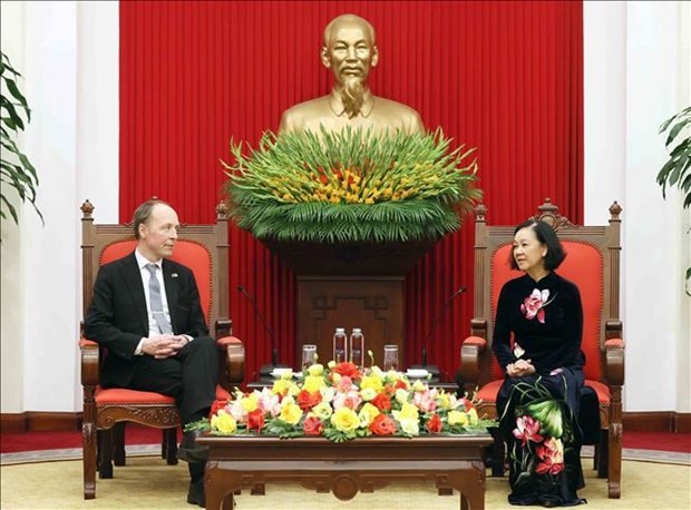 Politburo member, permanent member of the Party Central Committee’s Secretariat and head of the Party Central Committee’s Organisation Commission Truong Thi Mai (R) and Speaker of the Parliament of Finland Jussi Halla-aho at their meeting in Hanoi on March 25(Photo: VNA)