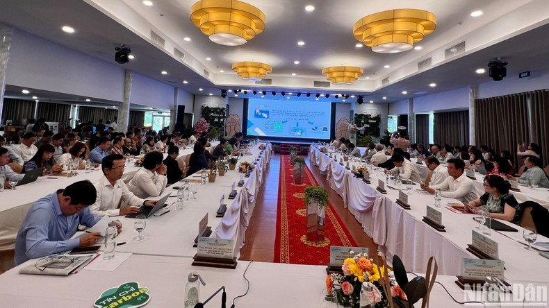 An overview of the workshop to launch the "Green Vietnam" project.