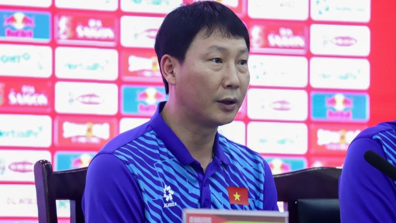 Vietnam's head coach Kim Sang-sik at the press conference. (Photo: VNA)