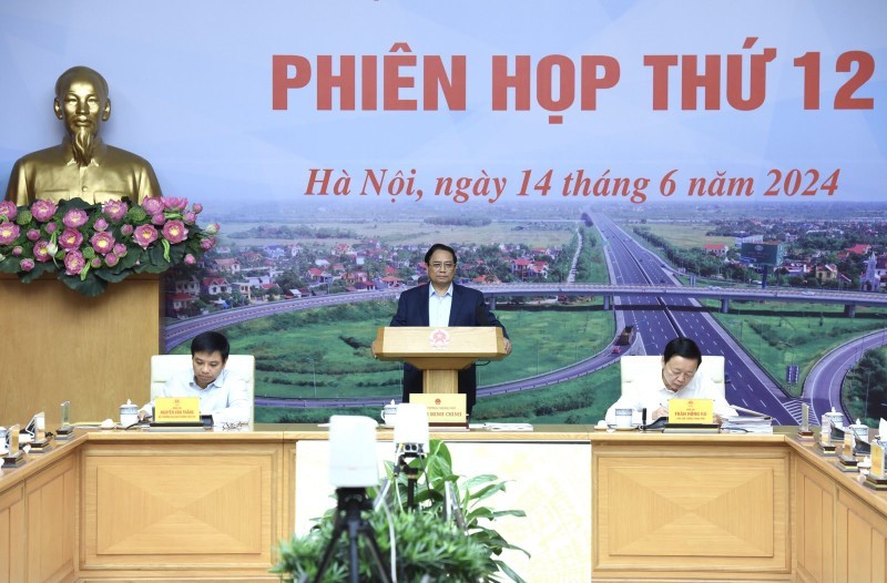 Prime Minister Pham Minh Chinh speaks at the meeting. (Photo: Tran Hai)