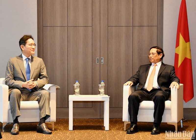 Prime Minister Pham Minh Chinh receives Executive Chairman of Samsung Electronics Lee Jae Yong in Seoul on July 2. (Photo: Thanh Giang)