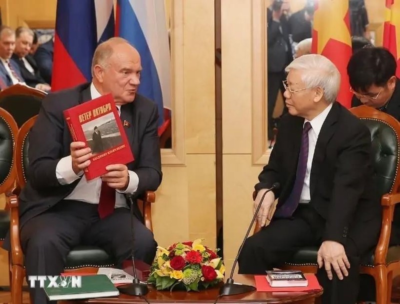 Party General Secretary Nguyen Phu Trong (R) receives Chairman of the Communist Party of Russia Gennady Ziuganov in Moscow on September 8, 2018. (Photo: VNA)