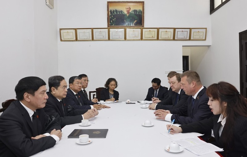 The meeting between National Assembly Chairman Tran Thanh Man and Siarhei Khamenka, Vice Chairman of the Council of the Republic (Senate) of Belarus (Photo: VNA)