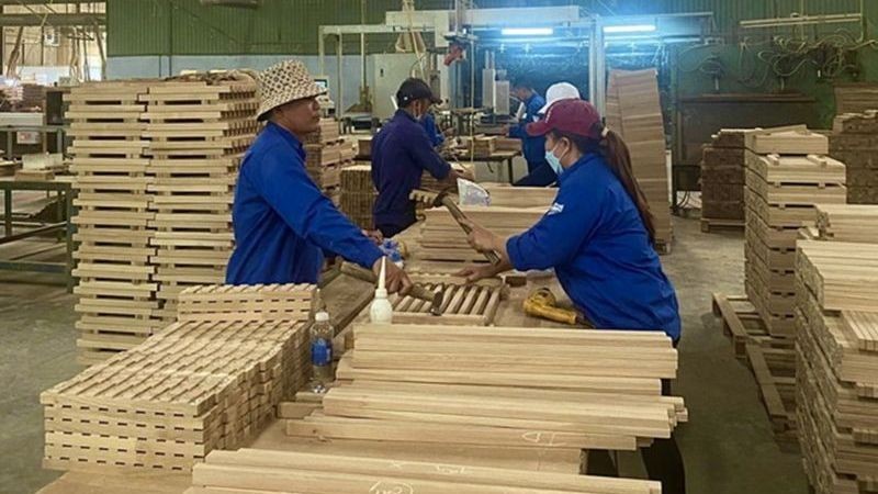 Vietnamese timber companies need to enhance their competitiveness.