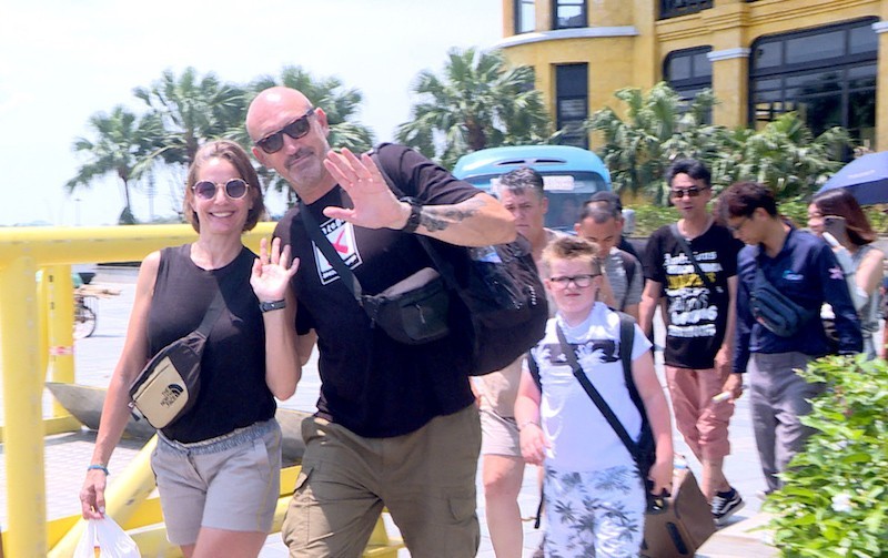 Foreign visitors in Ha Long.