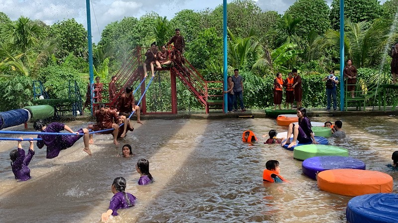 Visitors at the Ong De ecotourism area in Phong Dien District, Can Tho.