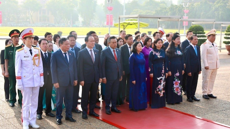 Hanoi leaders pay tribute to President Ho Chi Minh.