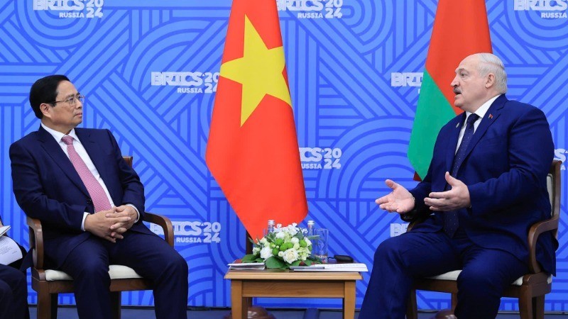 Prime Minister Pham Minh Chinh meets Belarus President Aleksander Lukashenko in Kazan city of Russia on October 24. (Photo: VGP)