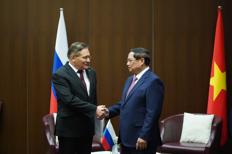 PM Pham Minh Chinh and Alexey Likhachev, Director General of Russia's Rosatom State Atomiс Energy Corporation. (Photo: VGP)