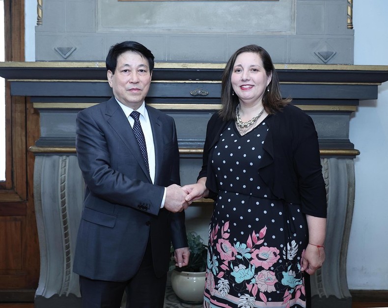 President Luong Cuong and President of the Socialist Party of Chile Paulina Vodanovic. (Photo: VNA)