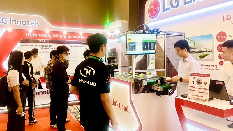 Introducing LG's advanced manufacturing technology in Hai Phong.