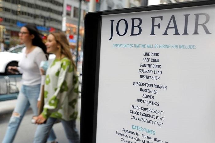 Initial jobless claims in the United States last week rose for the first week after dropping for five straight weeks, the Labor Department reported Thursday. 
