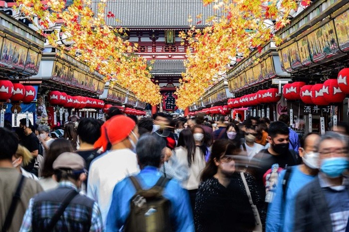 Visitor arrivals to Japan jumped to nearly 1 million in November, the first full month after the country scrapped COVID-19 curbs that effectively halted tourism for more than two years, data showed on Wednesday.