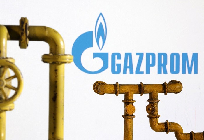 Russia's Gazprom said it would ship 42.4 million cubic metres (mcm) of gas to Europe via Ukraine on Thursday, a similar volume to that reported in recent days.
