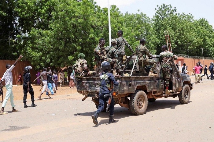 Nigerian security forces prepare to disperse pro-junta demonstrators gathered outside the French embassy, in Niamey, the capital city of Niger July 30, 2023. (Photo: Reuters)