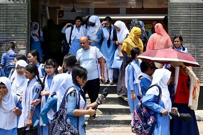 Schools in Bangladesh reopened on Sunday despite a heatwave continuing to sweep the South Asian nation, with temperatures expected to climb above 40 degrees Celsius (104 Fahrenheit) in the days ahead, according to the weather department.