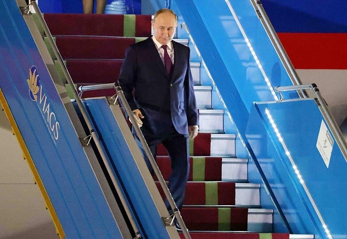 Russian President Vladimir Vladimirovich Putin at the Noi Bai International Airport in Hanoi. Photo: VNA