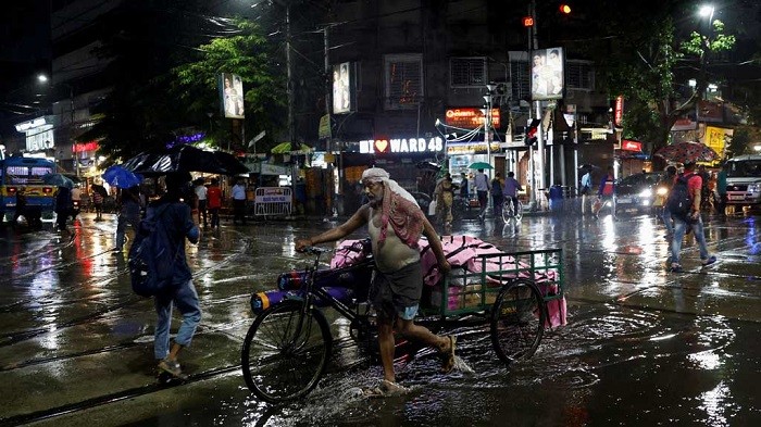 Emergency workers rescued nearly 1,000 people who were stranded in different parts of the Himalay as following torrential rainfall in northern India, which caused widespread damage and left at least 12 people dead, officials said on Thursday.