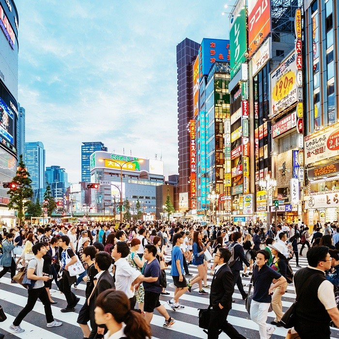 Japan's labor market continued to see improvement in September as unemployment rate fell further, a government report showed Tuesday. The seasonally adjusted jobless rate stood at 2.4 percent in September, down from 2.5 percent in August and marking two consecutive months of declines.