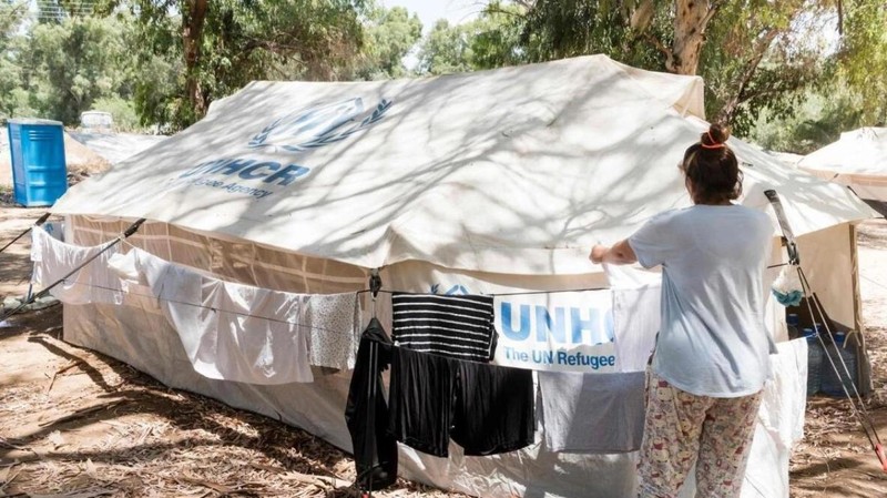 Cypriot authorities have relocated dozens of immigrants from the island's buffer zone to government-run refugee reception centers, ending their four-month standoff in makeshift tents under UN supervision.