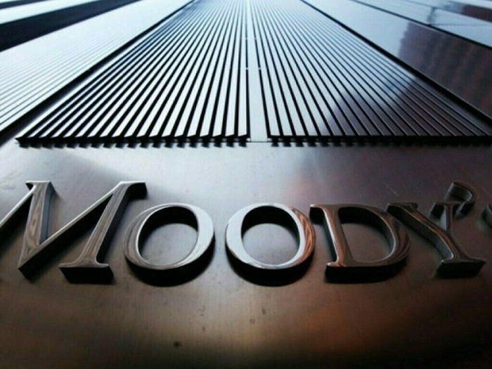 Credit ratings agency Moody's has downgraded France's credit rating to Aa3 with a stable outlook, reported media outlets on Saturday.