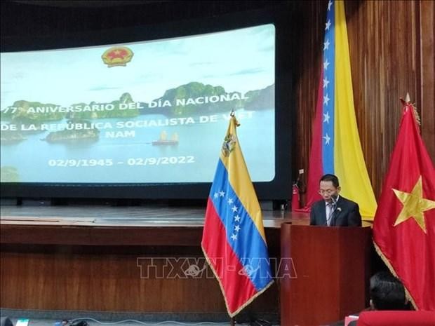 Vietnamese Ambassador to Venezuela Le Viet Duyen speaks at the event to celebrate the 77th anniversary of the August Revolution (August 19) and National Day (September 2). (Photo: VNA)