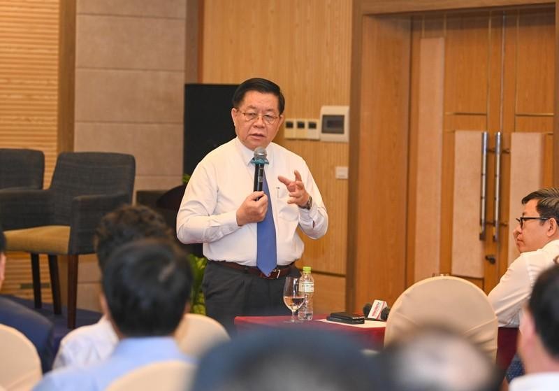 Secretary of the Party Central Committee (PCC) and Head of the PCC’s Commission for Communication and Education Nguyen Trong Nghia speaks at workshop.