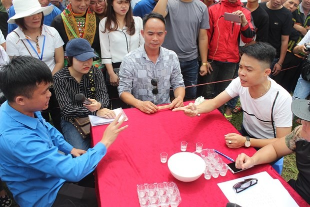 The “Lay co” folk game is played at Mau Son Tourism Festival in Lang Son in 2019. (Photo: langson.gov.vn)