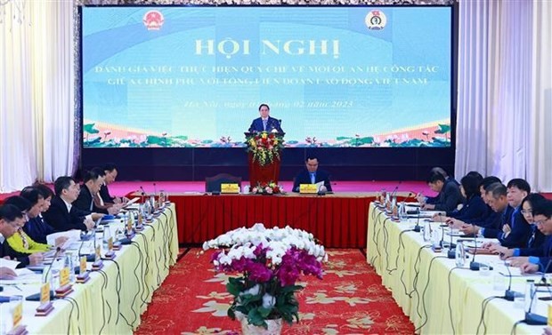 Prime Minister Pham Minh Chinh speaks at the meeting. (Photo: VNA)