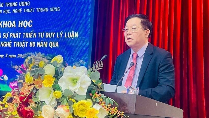 Secretary of the Party Central Committee (PCC) and Head of the PCC’s Commission for Communication and Education Nguyen Trong Nghia speaks at the seminar. (Photo: Trang Anh)