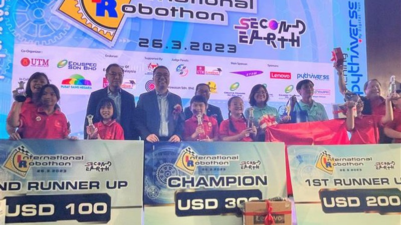 The Vietnamese team wins 17 prizes at the International Robothon 2023. (Photo: VNA)