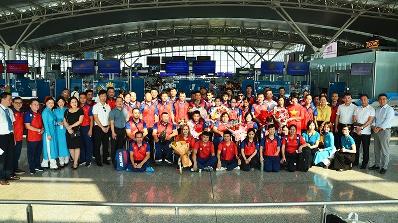 The Vietnamese sports delegation depart for the 12th ASEAN Para Games in Cambodia.