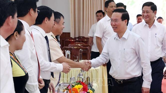 President Vo Van Thuong works with the Ninh Thuan Provincial Party Committee. (Photo: VNA)