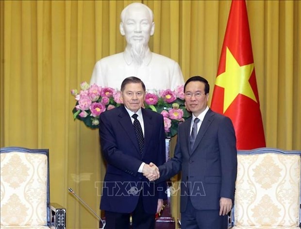 President Vo Van Thuong (R) and Chief Justice of Russia Lebedev Vyacheslav Mikhailovich (Photo: VNA)