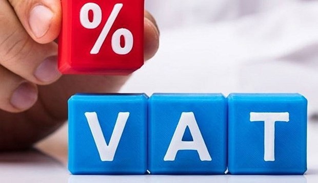 The value added tax (VAT) will be slashed by 2%, starting July 1. (Illustrative photo: chinhphu.vn)