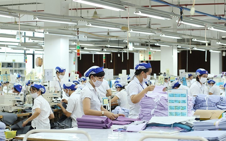 Producing garments for export at Viet Tien Garment Joint Stock Corporation. 