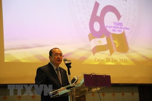 Vietnamese Ambassador to Egypt Nguyen Huy Dung addresses a ceremony to mark the 60th anniversary of diplomatic relations between Vietnam and Egypt (Photo: VNA)