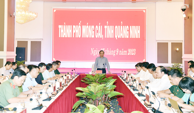 Deputy PM Tran Luu Quang speaks at the meeting. (Photo: VGP)