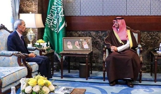 Vietnamese Ambassador to Saudi Arabia Dang Xuan Dung meets with Prince Saud bin Talal bin Bader, Governor of Al-Ahsa (Photo: VNA)