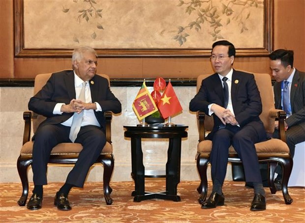 President Vo Van Thuong (R) and his Sri Lankan counterpart Ranil Wickremesinghe. (Photo: VNA)