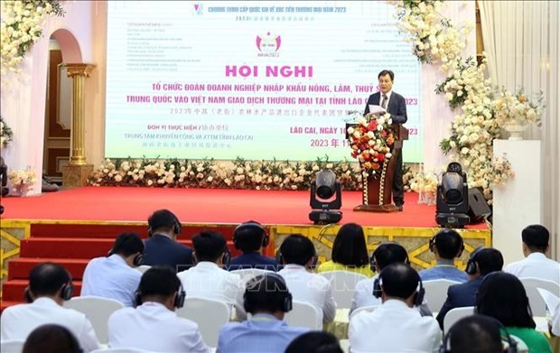 The conference takes place in Lao Cao on November 10, gathering representatives from 167 Vietnamese firms and 80 Chinese businesses. (Photo: VNA)