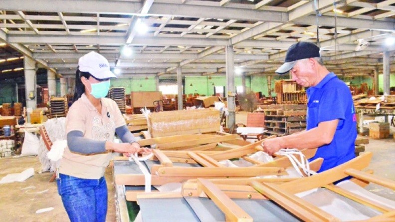 Wood production at Hoang Hung Company, Binh Dinh Province.