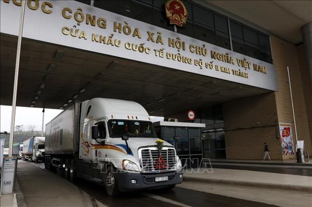 Trade between Vietnam and China reaches 175.6 billion USD last year. (Photo: VNA)