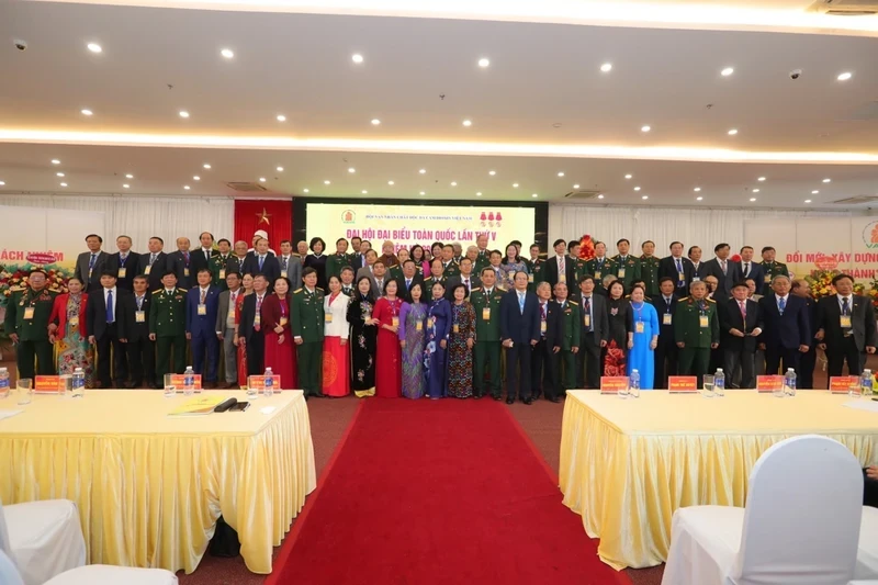 Delegates pose for a group photo at the congress.