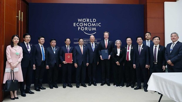 At the signing ceremony for Vietnam-WEF MoU for 2023-2026 (Photo: baoquocte.vn)