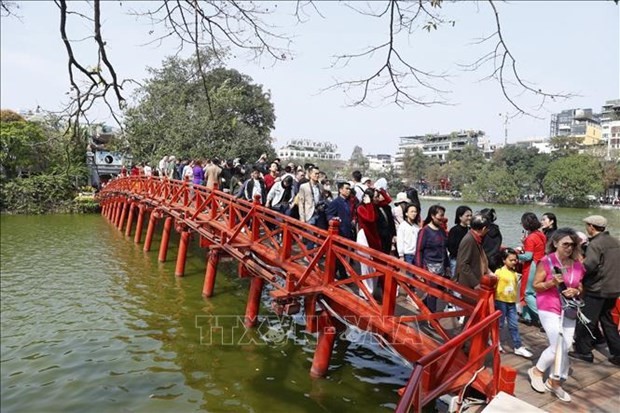 Hanoi welcomes about 653,000 visitors in seven-day Lunar New Year (Tet) holiday (Photo: VNA)