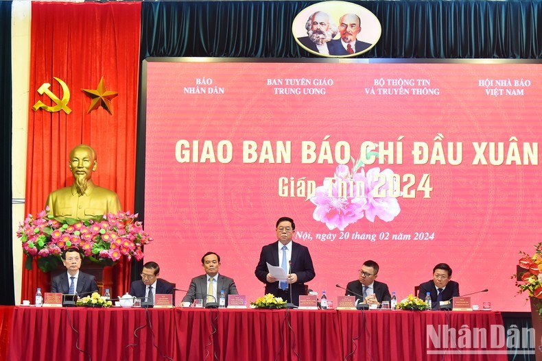 Head of the Communist Party of Vietnam Central Committee's Commission for Popularisation and Education Nguyen Trong Nghia speaks at the event. (Photo: NDO)
