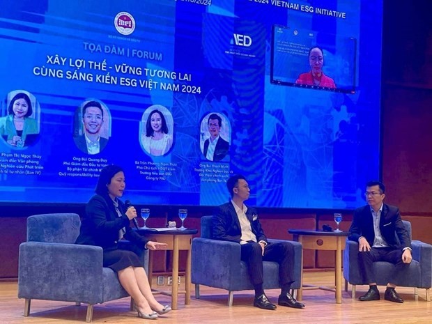A view of the forum that takes theme of “Gaining a competitive edge – sustaining the future through the 2024 Vietnam ESG Initiative." (Photo: VNA)
