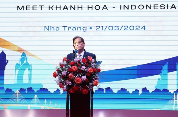 Chairman of the People’s Committee of Khanh Hoa province Nguyen Tan Tuan speaks at the conference. (Photo: VNA)